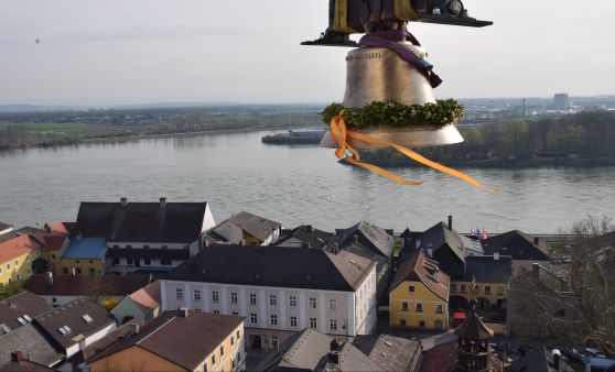 Feuerwehreinsatz für Aufziehen der Friedensglocken