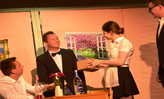 Landjugend begeisterte mit Krimi-Sketch-Show