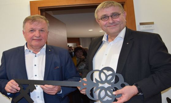 Feierliche Schlüsselübergabe in der Raiffeisenbank St. Georgen/Gusen