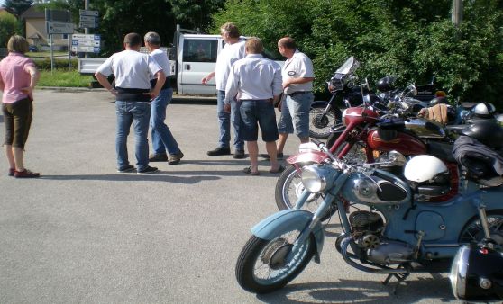 Oldtimertreffen Pötting - wir die Oldtimerfreunde Kallham waren dabei mit 20 Fahrzeugen und ihren Piloten!