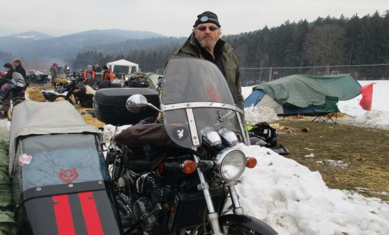 Oldtimerfreunde beim Elefantentreffen im Bayrischen Wald