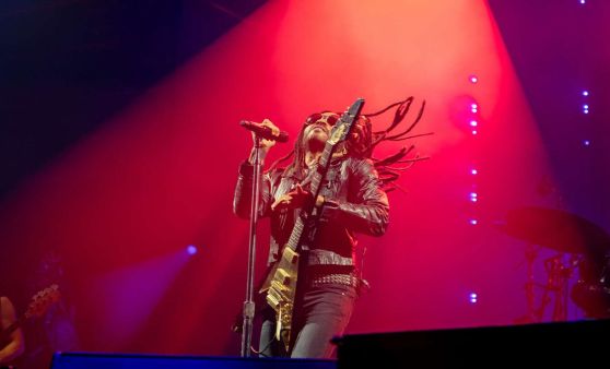 LENNY KRAVITZ rockte Burg Clam, Support: Keziah Jones