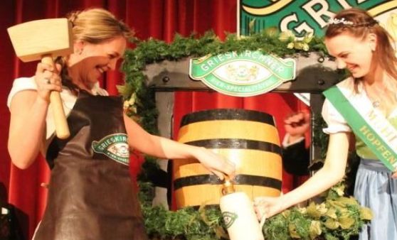 Grieskirchner hatten Bock auf Bier: Traditioneller Osterbock-Anstich in der Manglburg