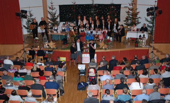 Benefizabend: Beim "Liacht für den Frieden" wurde es warm ums Herz