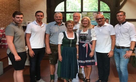 Gelungene Weinkost des Leondinger Seniorenbundes