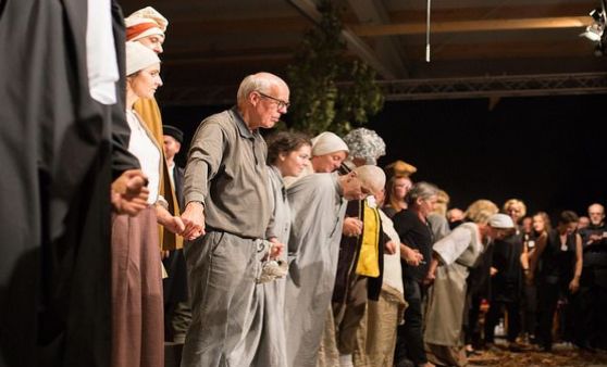 Premiere von "DIe Hexenmacher. Eine Familienausrottung"