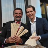 Volksfeststimmung bei Kurz-Besuch in Kaltenberg