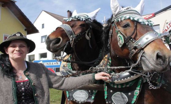 30. Josefimarkt in Königswiesen - Tag 1: Bierwagen-Auffahrt
