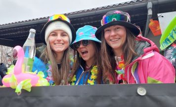 Großer Faschingsumzug in Schönau