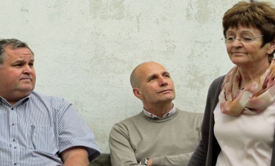 ZWISCHEN TÜR UND ANGEL