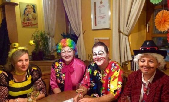 Einzahlung mit Maskenball