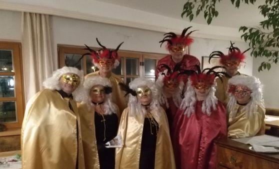 Einzahlung mit Maskenball