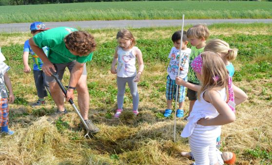 Schule am Bauernhofbetrieb Gumpelmeier