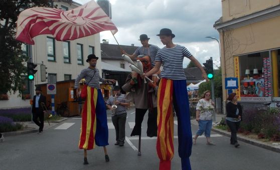 Erstes Straßenspektakel in Bad Erlach