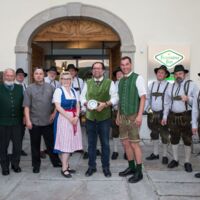 Übergabe der Plakette „Ausgezeichnete Wildgerichte aus OÖ. Revieren“ an den Braugasthof in Freistadt.