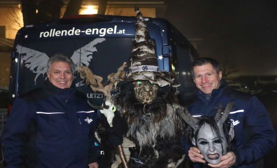 Perchten liefen in Pucking zu Gunsten des Vereins "Rollende Engel"