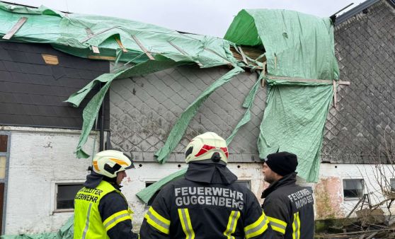Stürmisches 4. Adventwochenende: Unzählige Einsätze für die Feuerwehren im Mondseeland