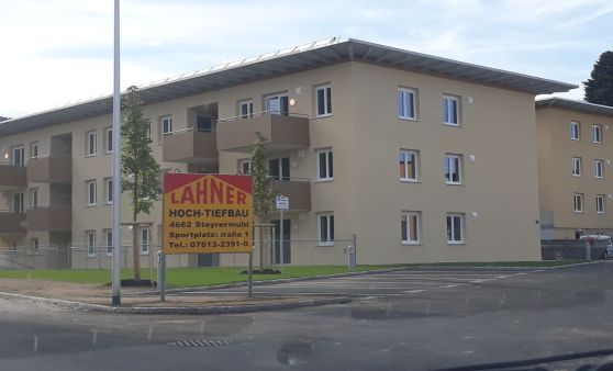 Übergabe der Wohnungsschlüssel an 22 neue Mieter in Inzersdorf