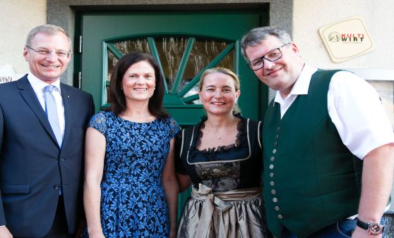 Fotos: Gasthof Stockinger eröffnete in Ansfelden modernisierte Gaststube