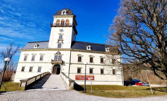 Spektakuläre Ausstellung von kunstvollen Glasobjekten