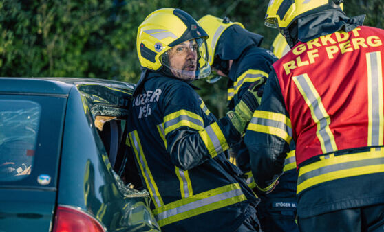 Großübung in Schwertberg: Feuerwehr, Rotes Kreuz und ÖBB simulierten Zugunfall