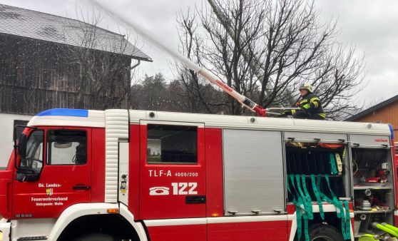 Regnerische Abschnittsübung mit mehr als 130 Einsatzkräften in Molln
