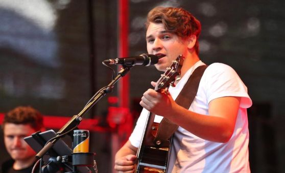 Sommeropening mit Chris Steger im Parkbad Bad Ischl