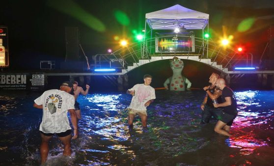 Megaparty bei Open-Air-Festival "Seebeben" in Weyregg