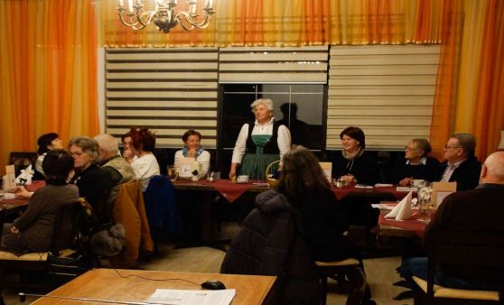 2022.03.03 Monats-Stammtisch: Lichtmessbratl-Essen mit Vortrag "Von der Spitze zur Krawatte"