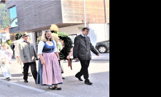 Grünau im Almtal : Erntedank-Prozession mit Festgottesdienst in der Pfarrkirche.