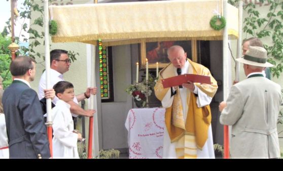 Grünau: Würdige Fronleichnamsprozession.