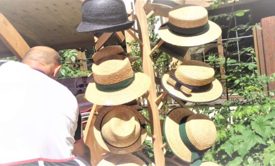 Grünau im Almtal : Kunsthandwerks-und Genußmarkt im Romantikhotel Almtalhof