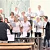 Scharnstein : Der Kirchenchor umrahmte den Festgottesdienst und das Pfarrfest musikalisch.
