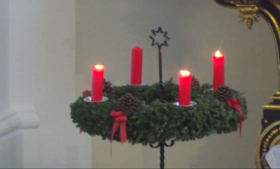 Almtal : Die 3. Adventkerze entzündet.