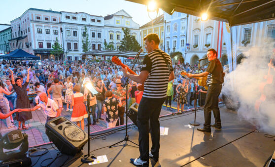 „Elvis“ rockt den Ennser Hauptplatz