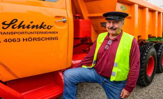 Alte Brummis am Landzeit Parkplatz