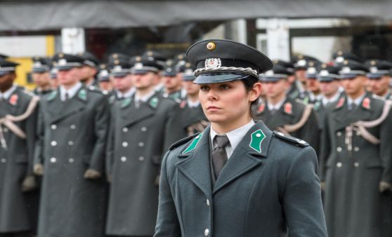 Militärischer Festakt am Hauptplatz