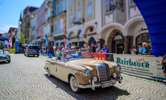 Ennstal Classic am Stadtplatz in Steyr