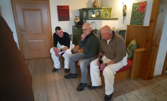 Traditioneller Glöcklerlauf in Gmunden: Traunstoana trotzen Wind und Wetter