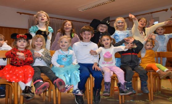 Fasching in der Gruppenstunde - Kinderfreunde Wolfern feiern die fünfte Jahreszeit