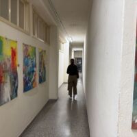 Ausstellung Aufgeign mit Pinsel, Technik und Farbe