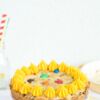 Cookie-Torte mit Vanille-Buttercreme und Erdnuss M&Ms