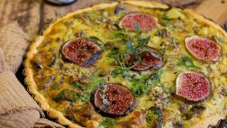 Herbst-Quiche mit Pilzen und Feigen