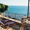 Dieses private Hideaway direkt am Meer verspricht den perfekten Sommer an der Adria